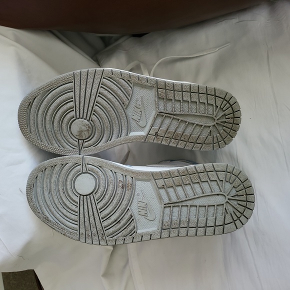 Air Jordan 1 Retro High Hyper Royal Smoke Grey Size 8 - Picture 3 of 4